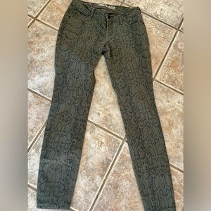 Old Navy Rockstar Jeans Size 6